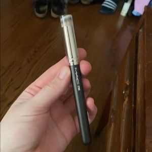 Mac 270s makeup brush